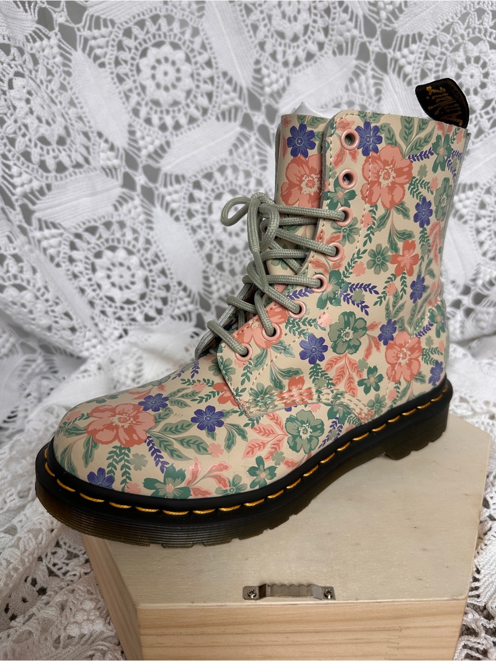 Dr. Martens 1460 Pascal Floral Reclaimed Leather Boots Cloud Cream Multi Sz7 - Picture 10 of 15